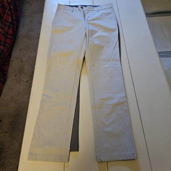 Old Navy Ultimate Slim with built-in Flex 29x30. - Picture 1 of 1